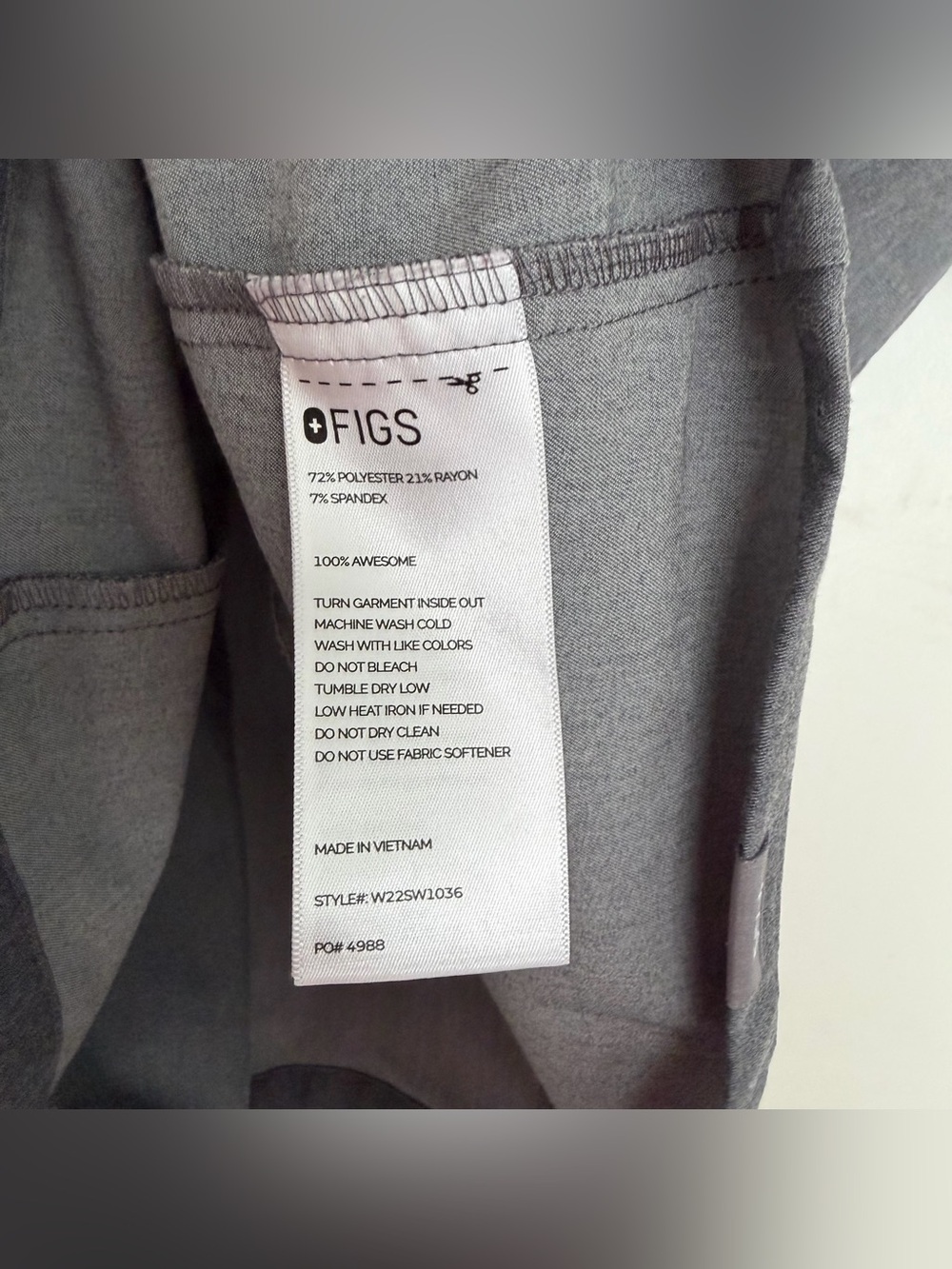 FIGS Women’s Inala Slim Scrub Top Graphite 4988 Size Small - Picture 4 of 4